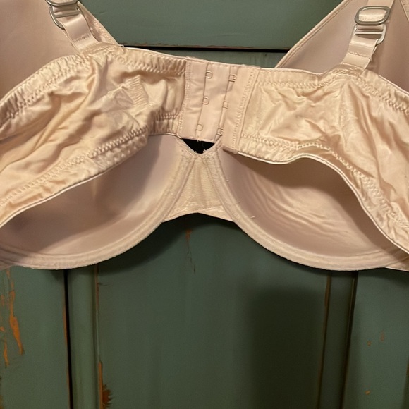 👄Natori Underwire Bra👄 - Picture 5 of 8